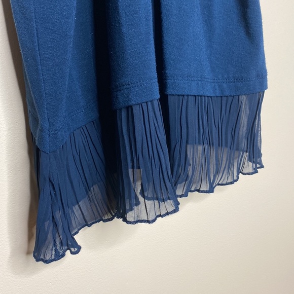 Hollister Navy Blue Flowy Texture Ruffle Detail Bottom Tank Top Small - Picture 2 of 5